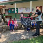 Boi de Mamão da Unesc visita escola em Turvo