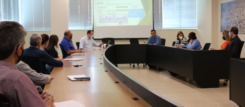 Qualificação profissional e emprego do município são discutidos em reunião com a participação da Unesc
