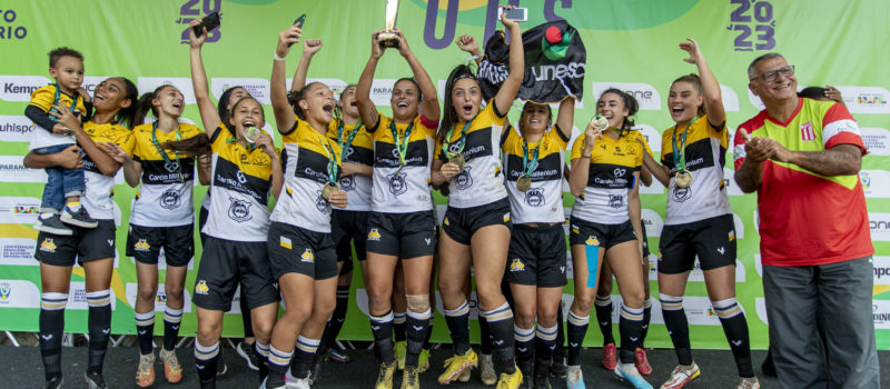 Meninas Carvoeiras são campeãs dos Jogos Universitários Brasileiros