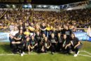 Meninas Carvoeiras celebram título e fazem <br>entrega simbólica de troféu à Unesc