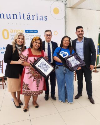 Luciane Bisognin Ceretta recebe Mérito da Educação Comunitária, em Brasília