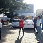 Equipe do Ambulatório de Atenção à Pessoa com Fibromialgia da Unesc faz ação na praça