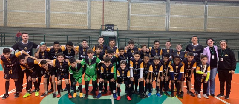 Com parceria duradoura, Anjos do Futsal atende <br> 60 crianças no Colégio Unesc