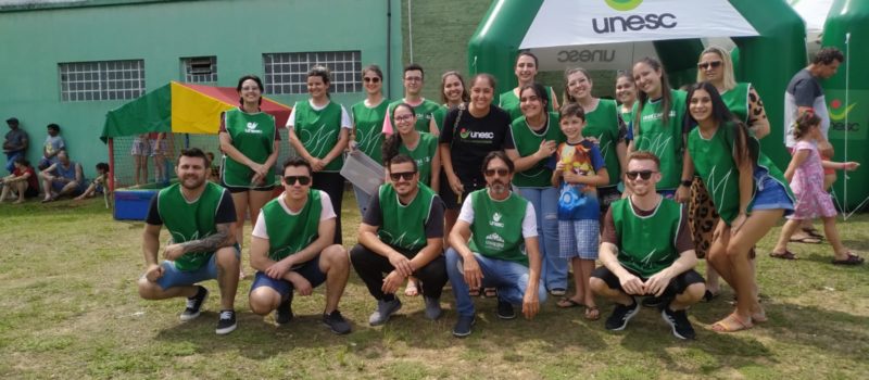 Acadêmicos da Unesc participam de ações de final de ano em bairros de Criciúma