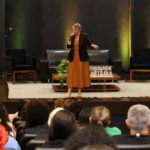 Deputada Luciane Carminatti palestra em evento voltado ao curso de Pedagogia